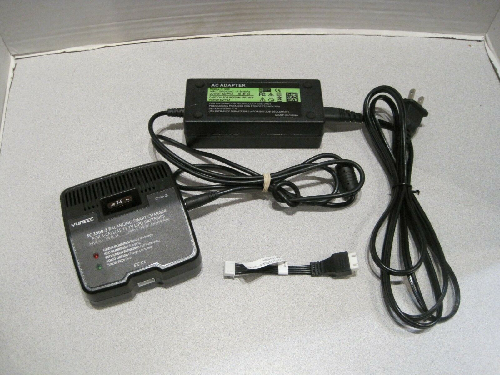 Yuneec Sc 3500-3 Balancing Smart Charger For 3 Cell/3s 11.1v Lipo Batteries