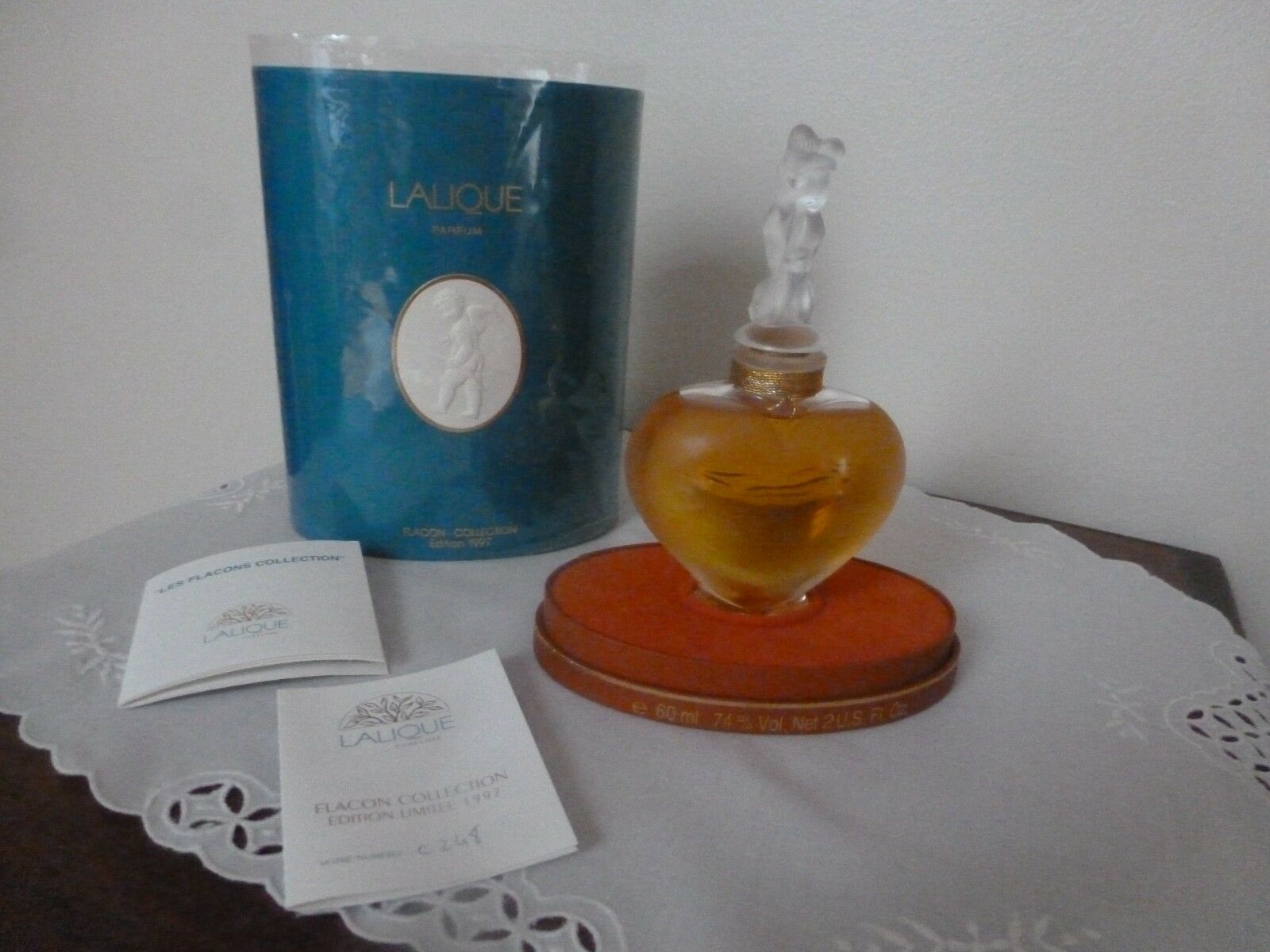 Lalique Crystal Perfume Bottle Amour 2oz  Nib Signed # Original Formula Heart